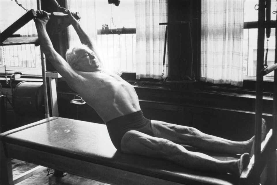 pilates-fiatalit - Nők Lapja pilates-fiatalit Joseph Pilates